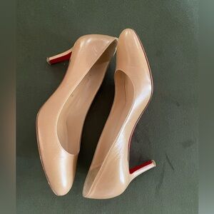 Louis Vuitton authentic heels size 36